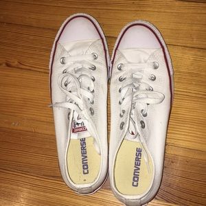 White converse low rise